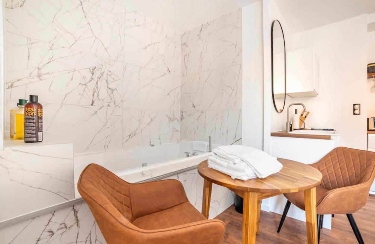 Parenthese Roanne Pierre Depierre Apartment Ngoại thất bức ảnh